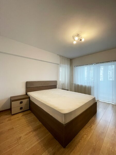 Unirii, Tribunal, 2 camere decomandat 65 mp, recent renovat
