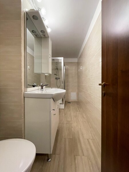 Unirii, Tribunal, 2 camere decomandat 65 mp, recent renovat