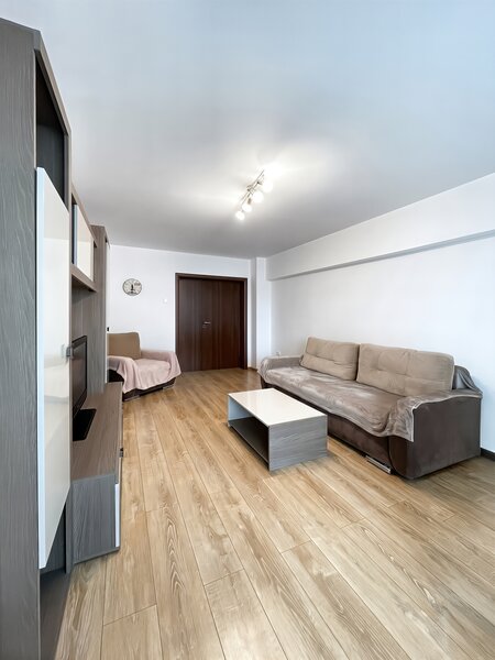 Unirii, Tribunal, 2 camere decomandat 65 mp, recent renovat